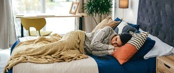 با مصرف این خوراکی‌ها در طول قاعدگی، درد و گرفتگی عضلانی را کاهش دهید