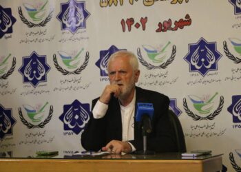 توضیحات دکتر روازاده بعد از خبر انفصال از حرفه پزشکی توسط معاونت درمان وزارت بهداشت در فضای مجازی در جمع اصحاب رسانه