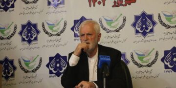 توضیحات دکتر روازاده بعد از خبر انفصال از حرفه پزشکی توسط معاونت درمان وزارت بهداشت در فضای مجازی در جمع اصحاب رسانه