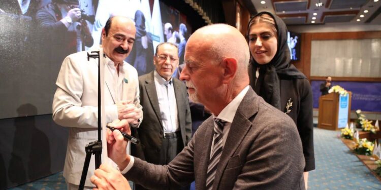 استقبال بی نظیر از نخستین کنگره بین المللی منشور اخلاقی در ایران